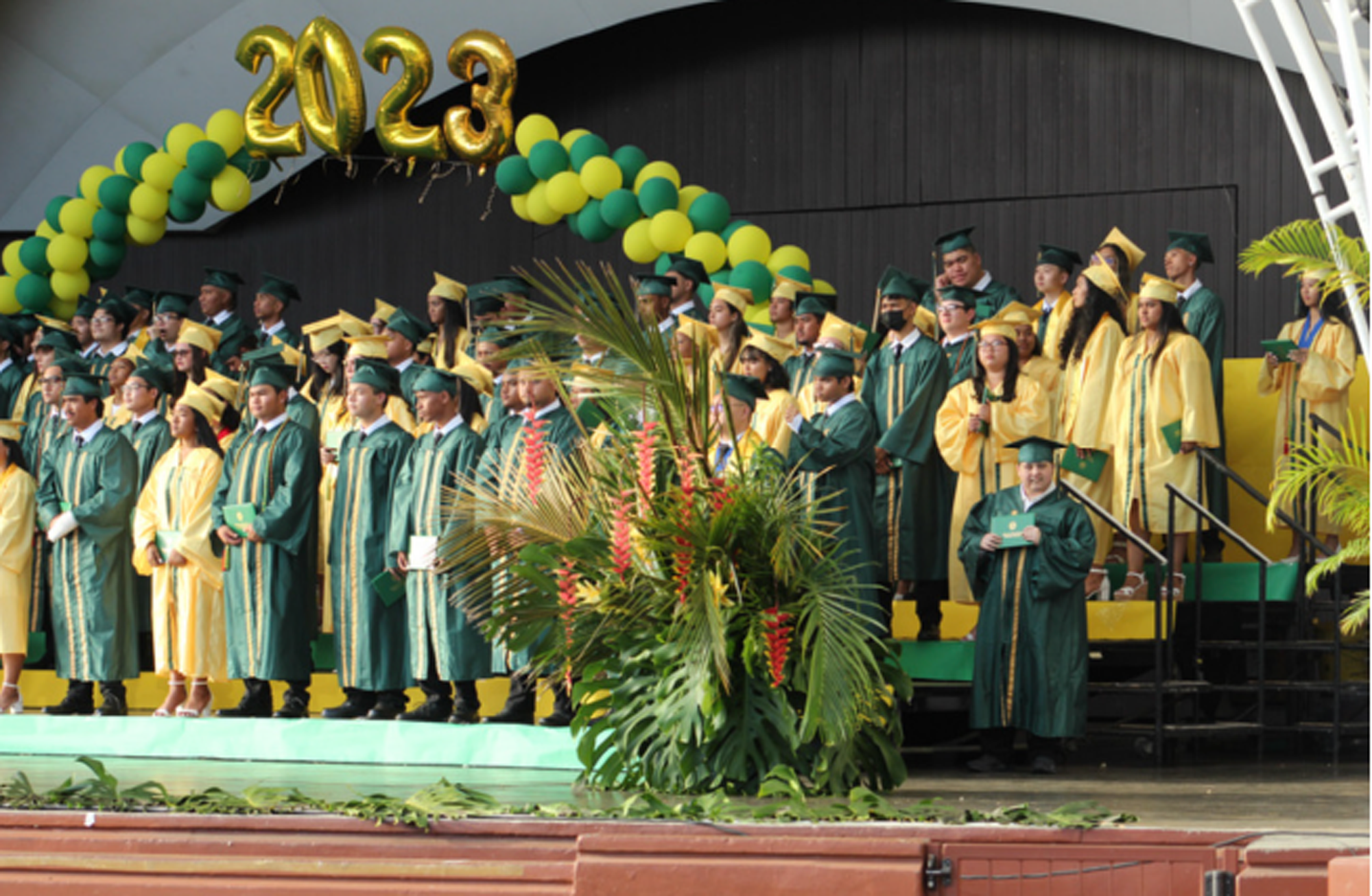 KaimukiHSGraduation